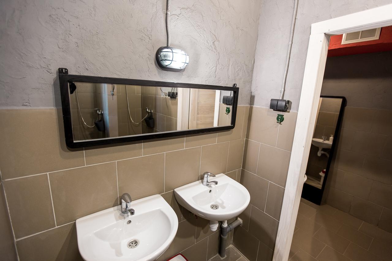 Lviv Loft Prison Pansiyon Dış mekan fotoğraf