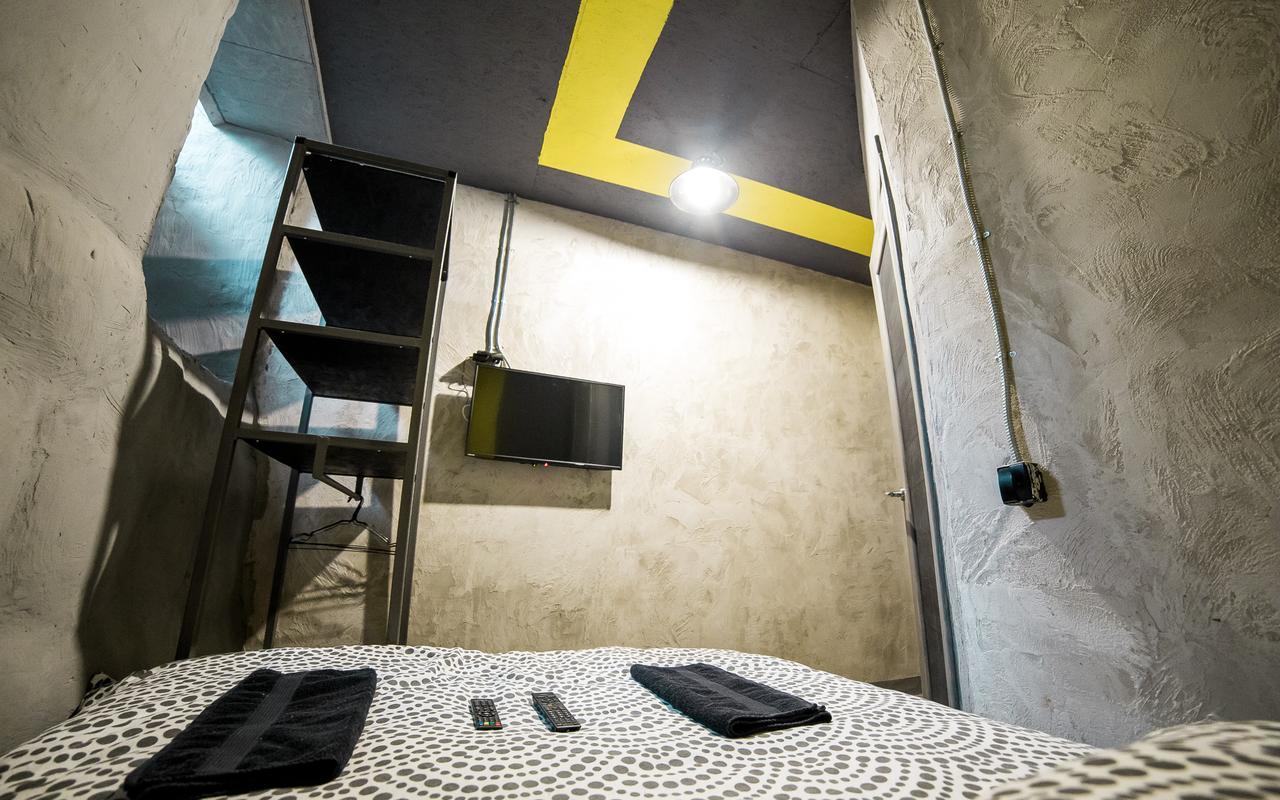 Lviv Loft Prison Pansiyon Dış mekan fotoğraf