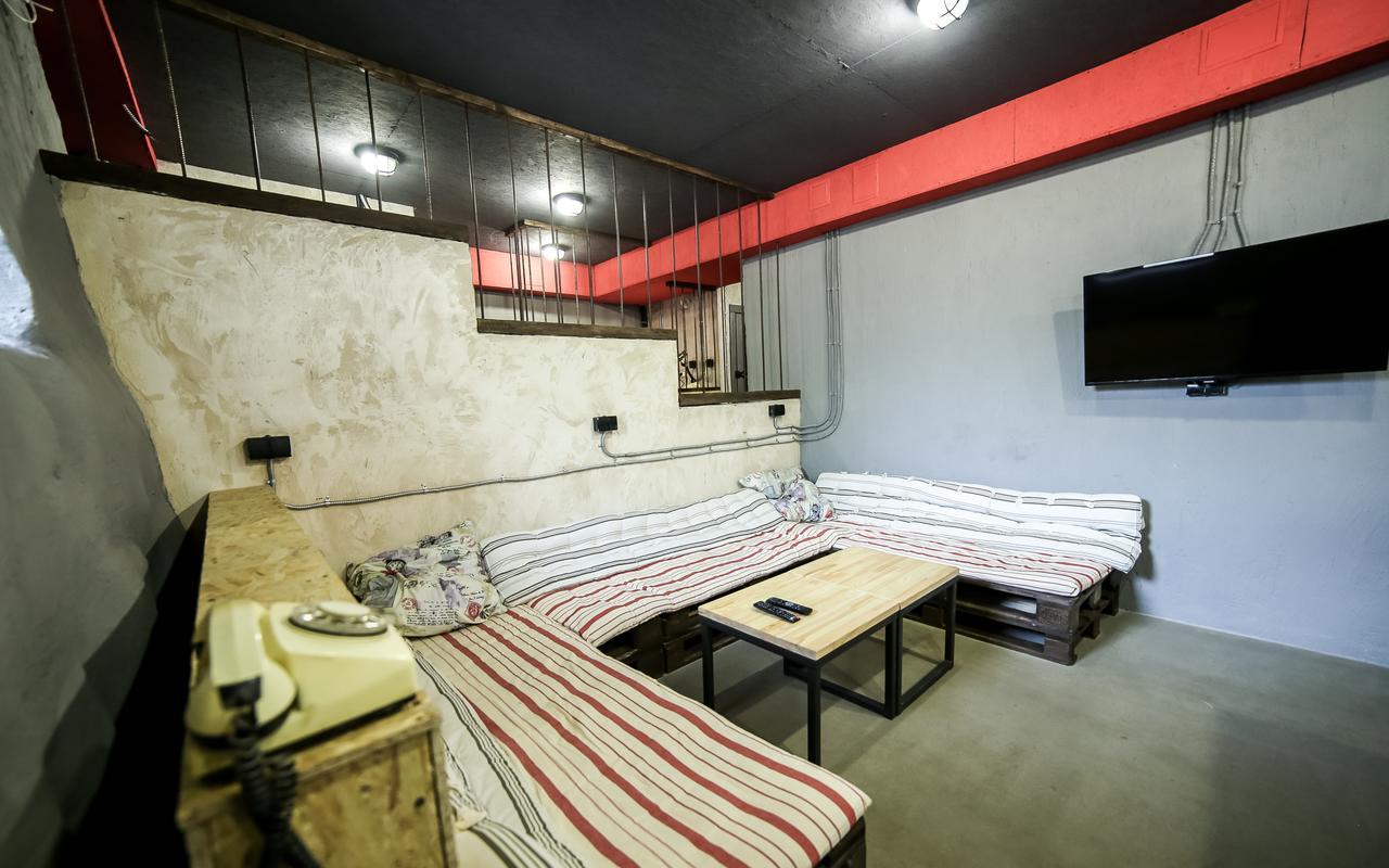 Lviv Loft Prison Pansiyon Dış mekan fotoğraf